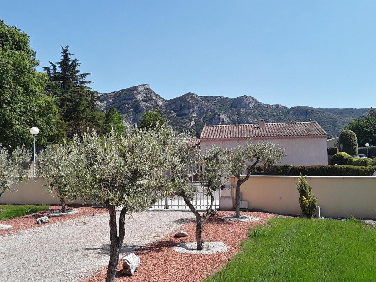 Le Jardin Des Tourterelles Villa Robion en Luberon Екстериор снимка