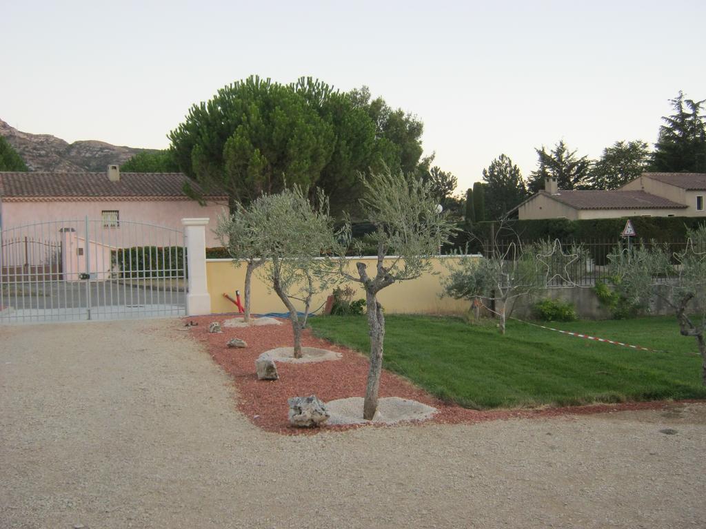 Le Jardin Des Tourterelles Villa Robion en Luberon Екстериор снимка
