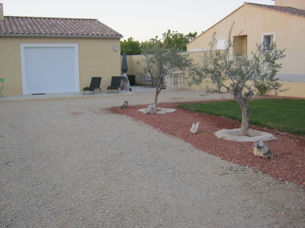 Le Jardin Des Tourterelles Villa Robion en Luberon Екстериор снимка